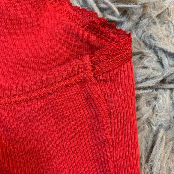 Vintage Y2K Old Navy red floral lace trim ribbed tank top sz M - Picture 7 of 12